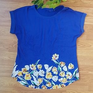 SALE 5/$20🎉Simply Styled Royal Blue Floral  Top